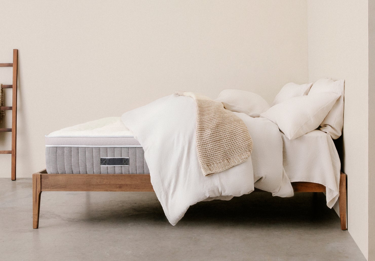the awara natural luxury hybrid mattress